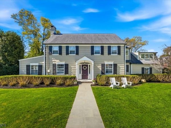 1061 Wychwood Rd, Westfield, NJ 07090