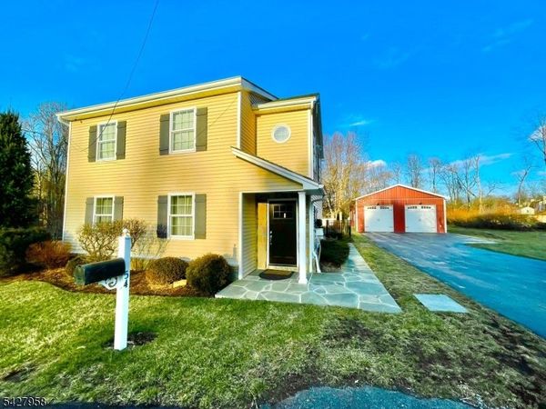 54 Carey Rd, Roxbury, NJ 07876