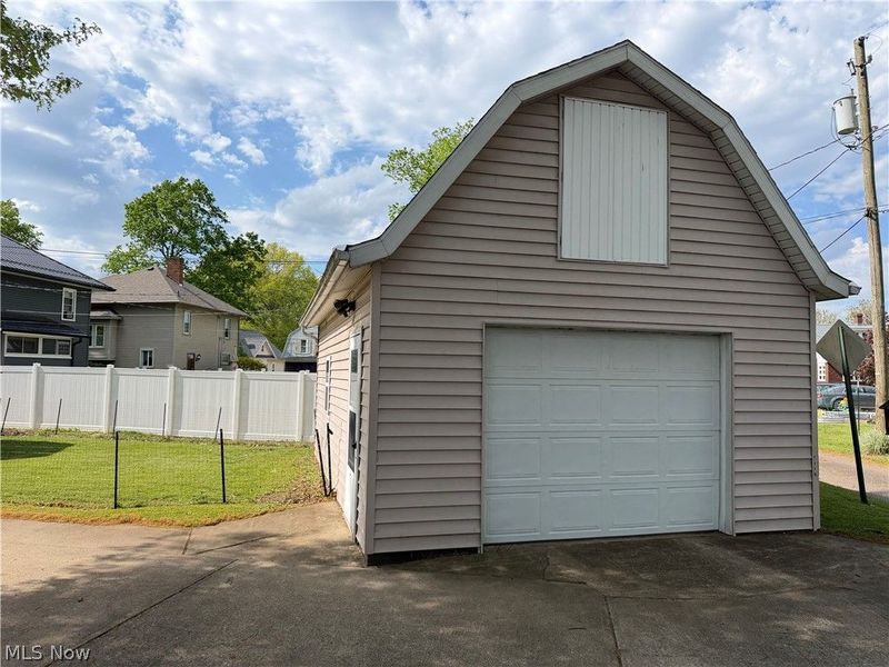 326 N 13th Street, Coshocton, OH 43812 Photo 2