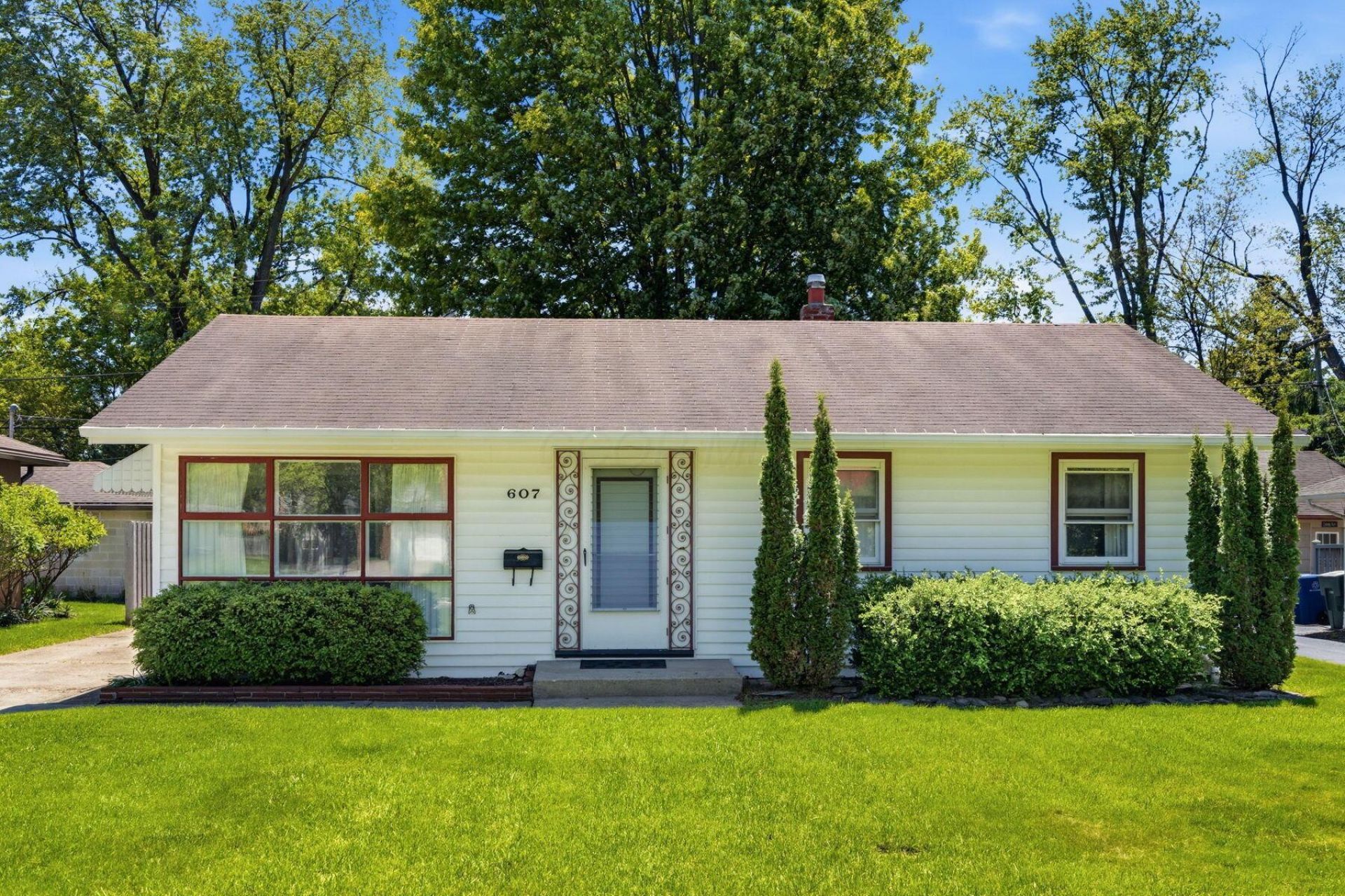 607 E Weisheimer Road, Columbus, OH 43214 Main Photo