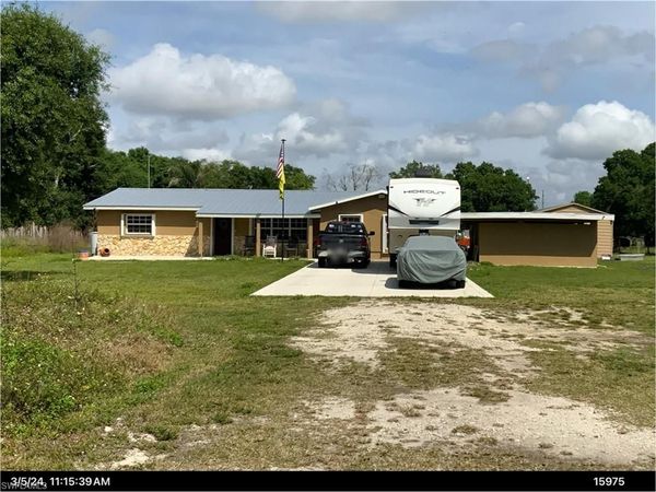 826 B RD , LABELLE, FL 33935