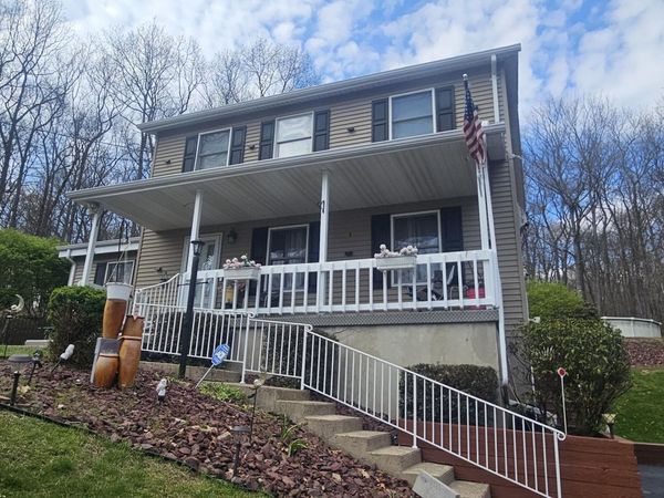 9 Bentwood Road, Drums, PA 18222