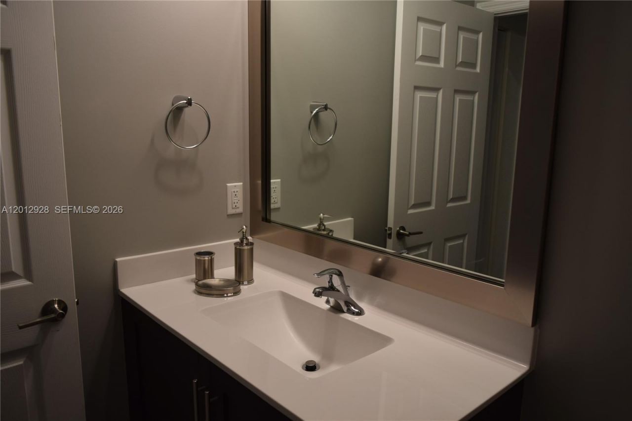 3384 W 100th Ter, Unit 3384, Hialeah, FL 33018 Photo