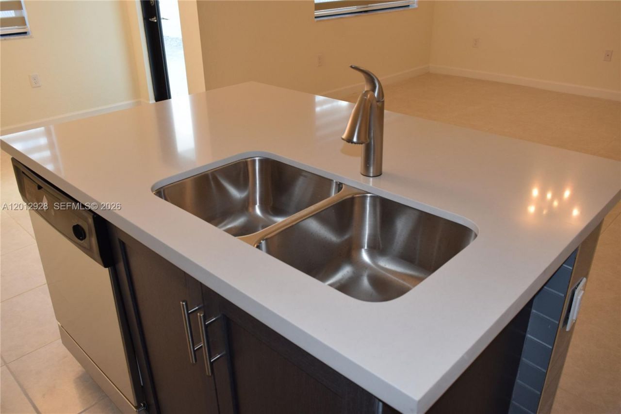 3384 W 100th Ter, Unit 3384, Hialeah, FL 33018 Photo