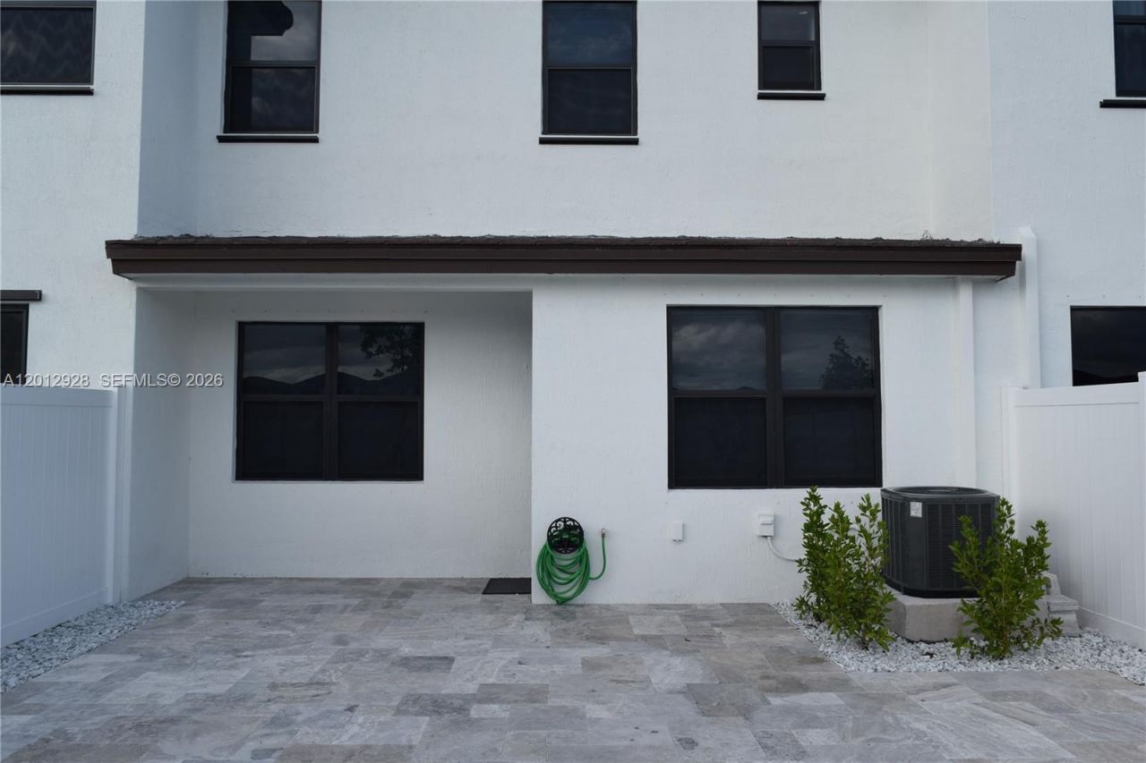 3384 W 100th Ter, Unit 3384, Hialeah, FL 33018 Photo