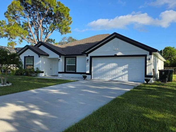 2650 SE Caladium Ave , Port St. Lucie, FL 34952