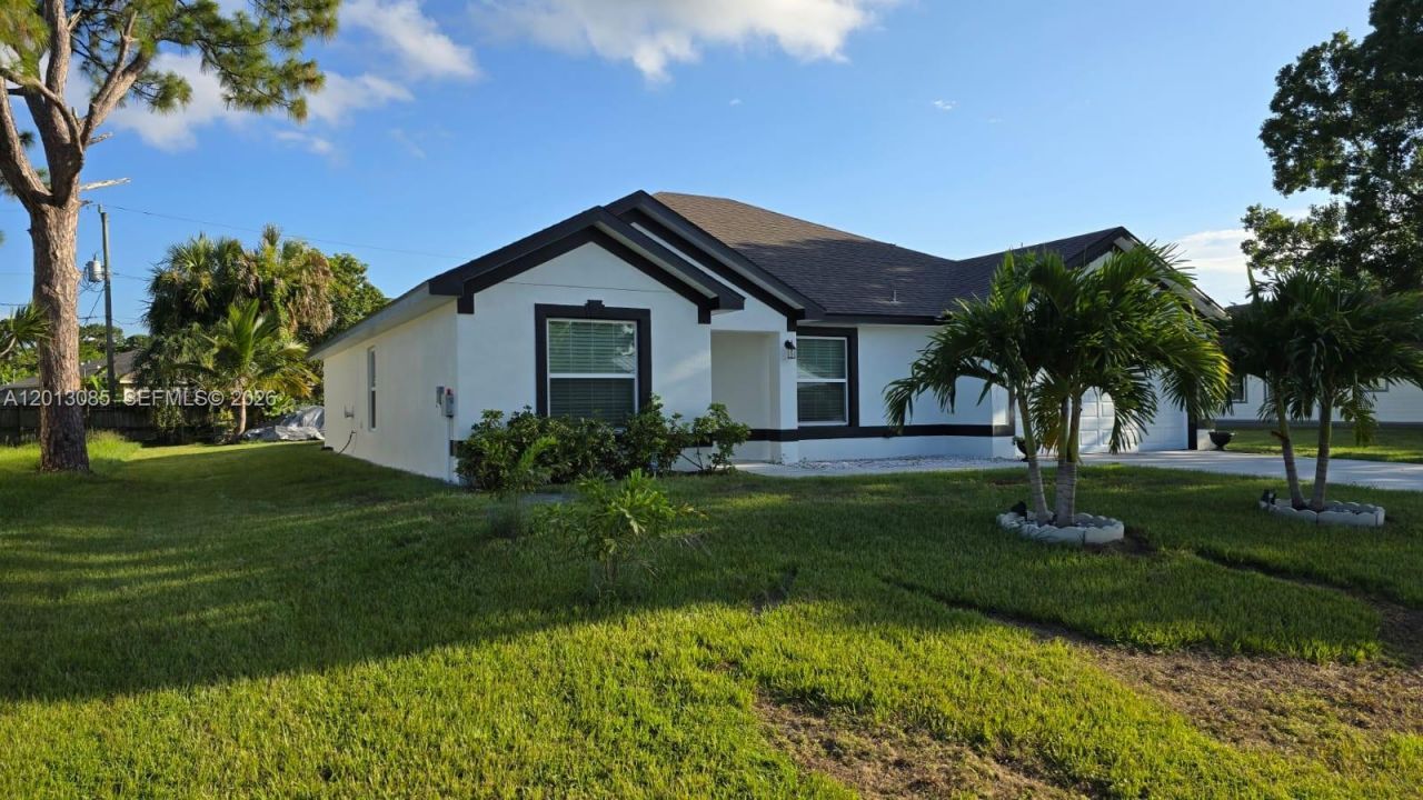 2650 SE Caladium Ave, Port Saint Lucie, FL 34952 Photo