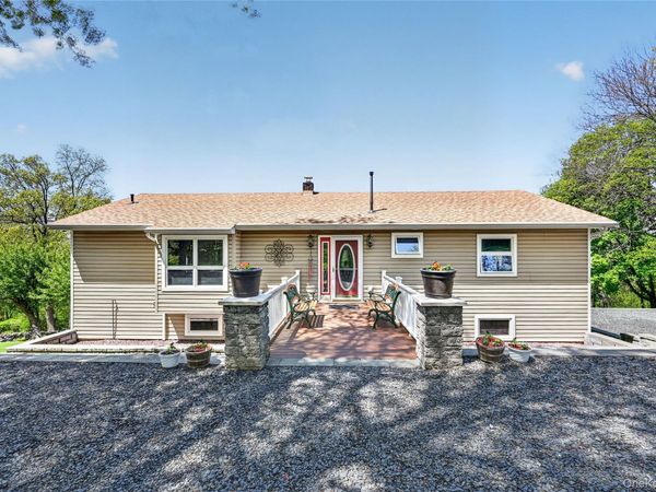 77 Maidstone Drive, Walden, NY 12586