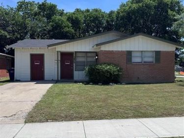 3879 Freddie Street, Fort Worth, TX 76119