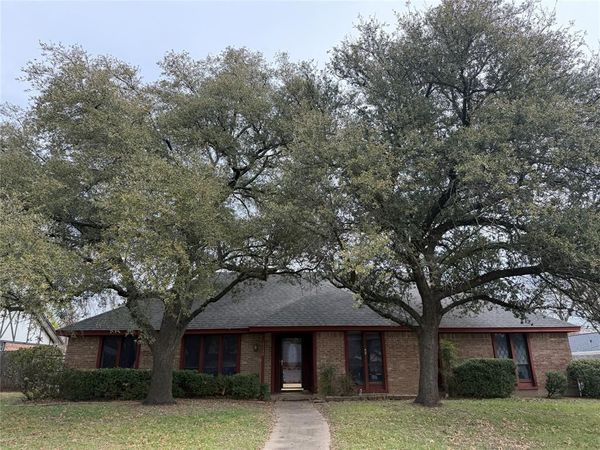 1115 Green River Trail, Cleburne, TX 76033