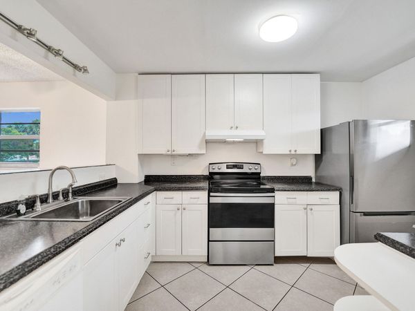 1100 NW 87th Avenue, Unit 208, Coral Springs, FL 33071
