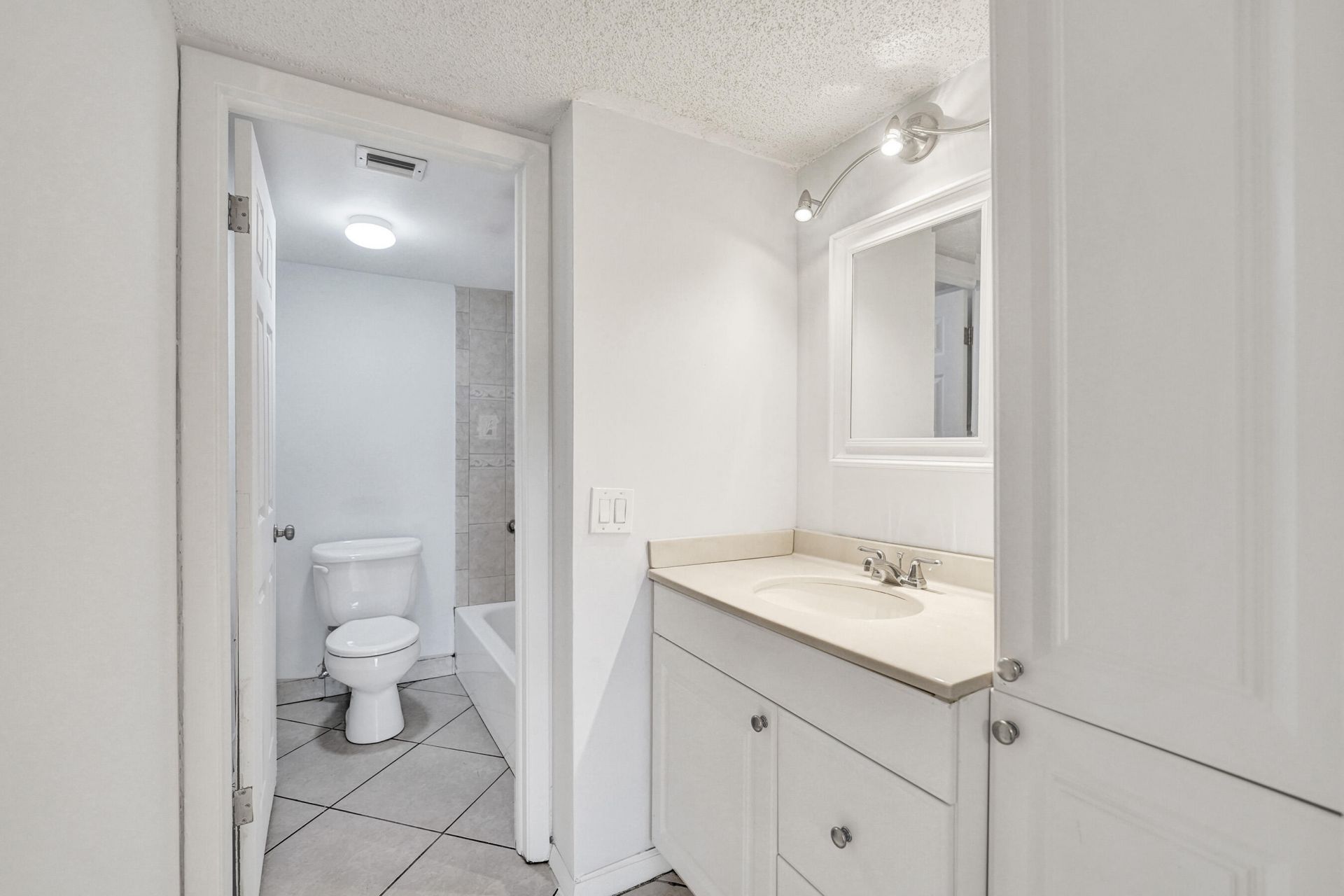 1100 NW 87th Avenue, Unit 208, Coral Springs, FL 33071 Photo