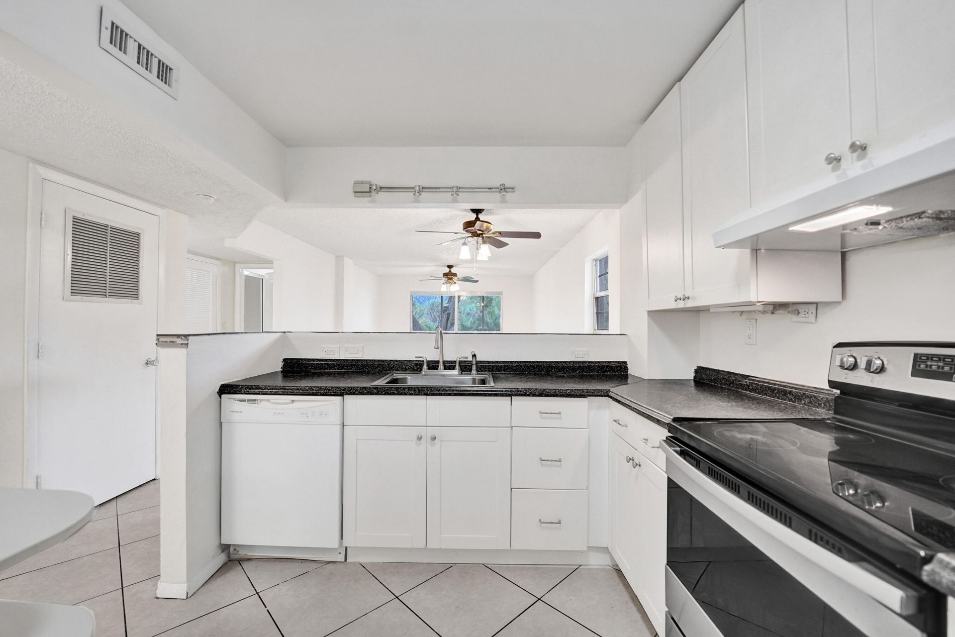 1100 NW 87th Avenue, Unit 208, Coral Springs, FL 33071 Photo