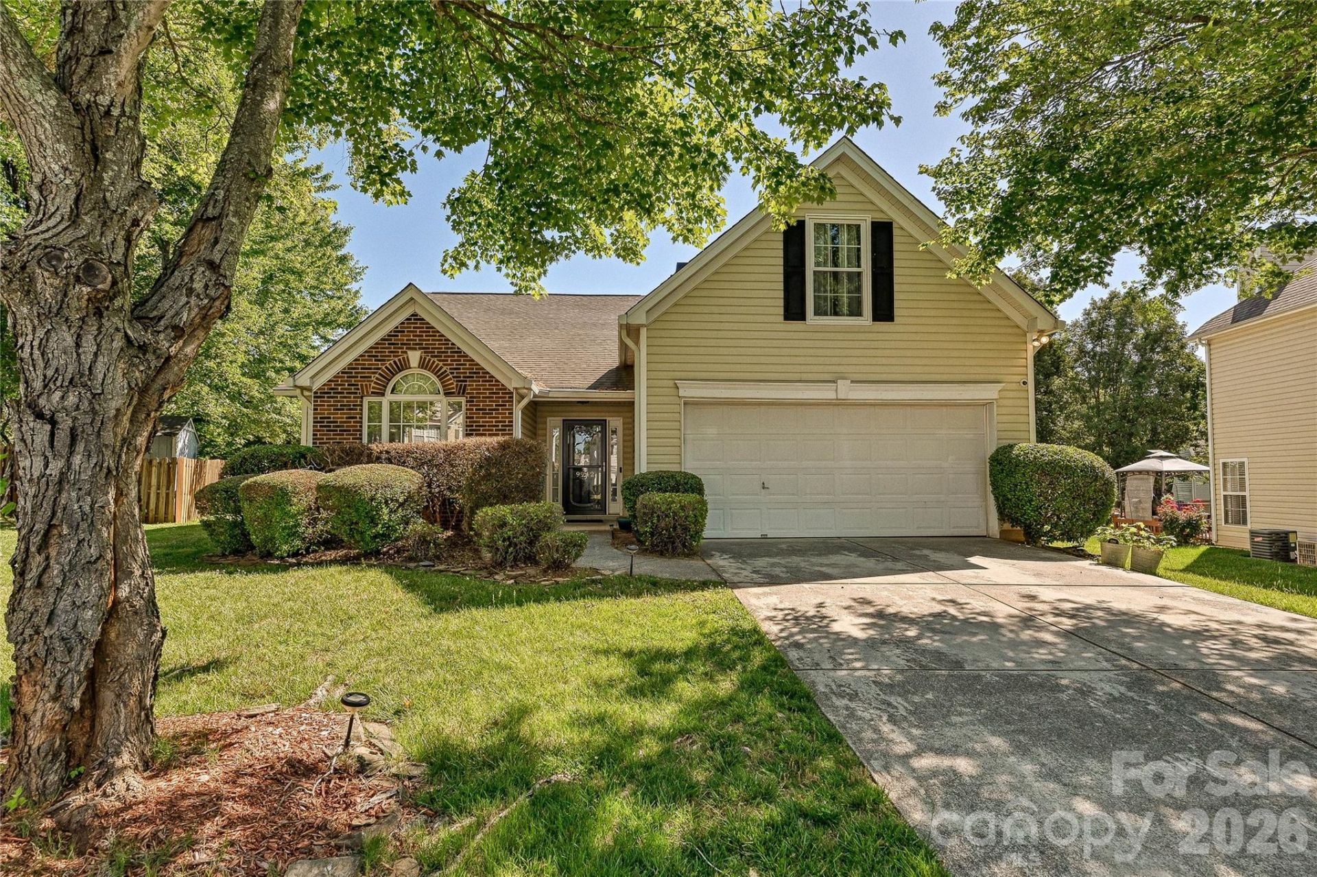 9942 Gray Dove Court, Charlotte, NC 28216 Main Photo