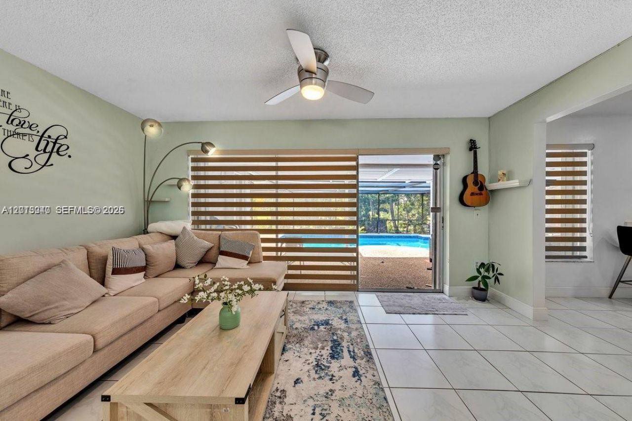 8830 NW 3rd St, Pembroke Pines, FL 33024 Photo