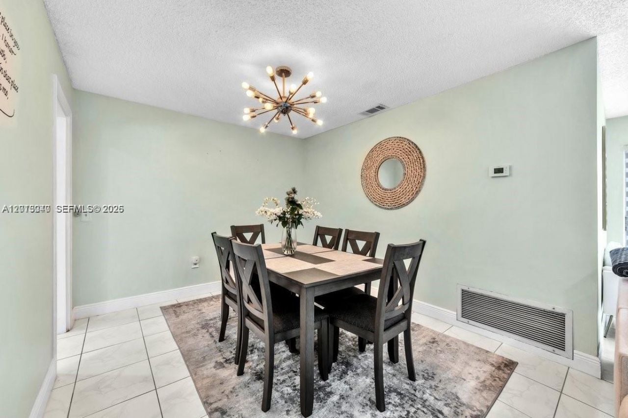 8830 NW 3rd St, Pembroke Pines, FL 33024 Photo