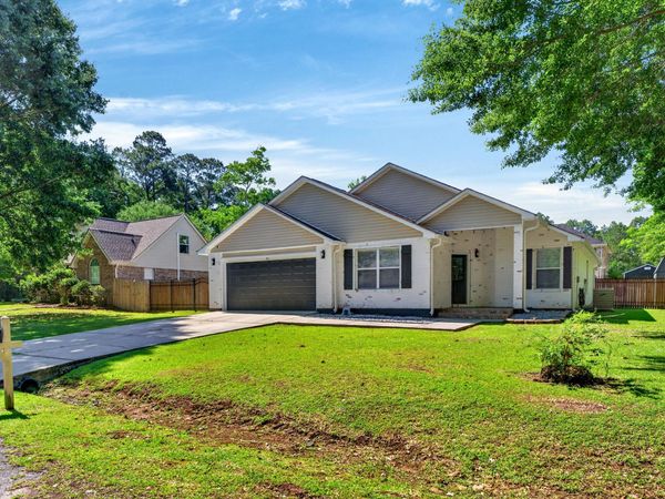 1607 Stillwater Dr., Gautier, MS 39553