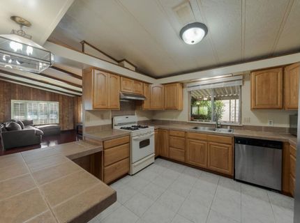 240 California Loop, Sacramento, CA 95823 Photo