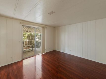 240 California Loop, Sacramento, CA 95823 Photo