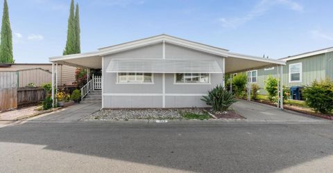 240 California Loop, Sacramento, CA 95823 Photo