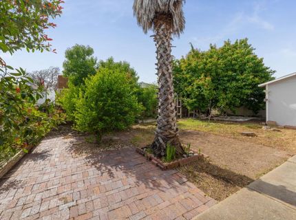 240 California Loop, Sacramento, CA 95823 Photo