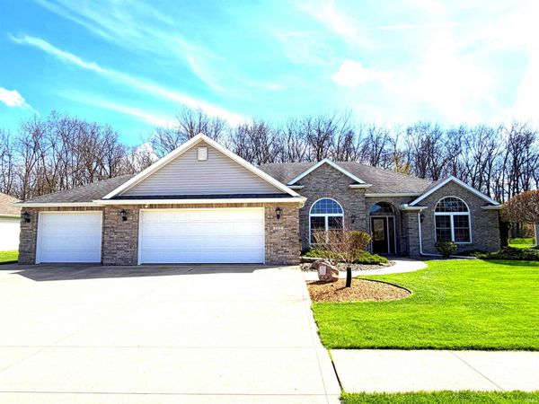 1512 Henney Street, Angola, IN 46703