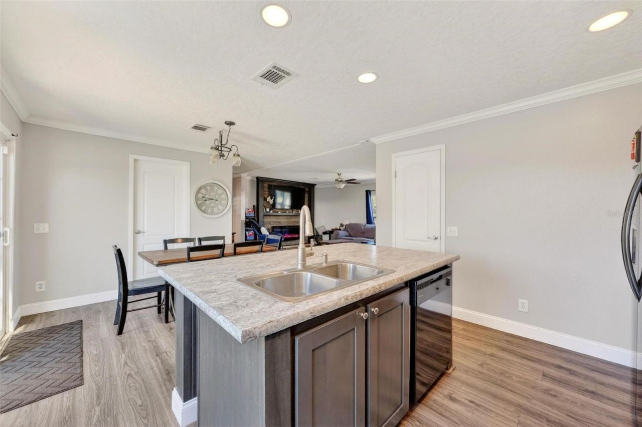 18350 SE 42nd Place, Morriston, FL 32668 Photo