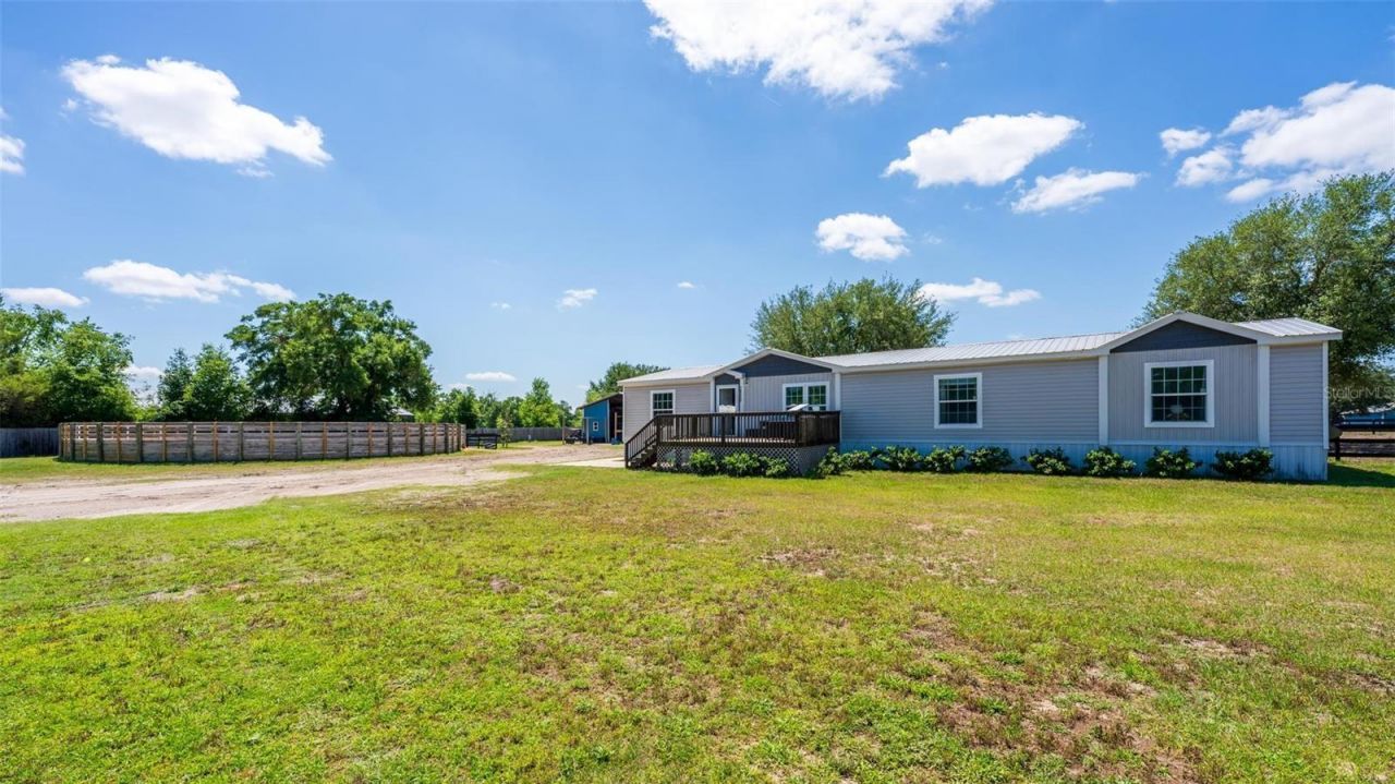 18350 SE 42nd Place, Morriston, FL 32668 Photo