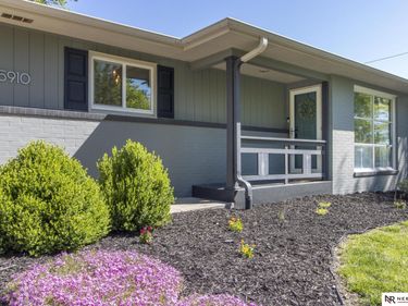 5910 Gillan Road, Lincoln, NE 68505