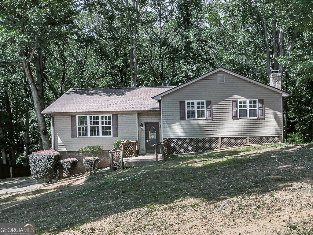 6911 Beechwood Drive, Acworth, GA 30102 Main Photo