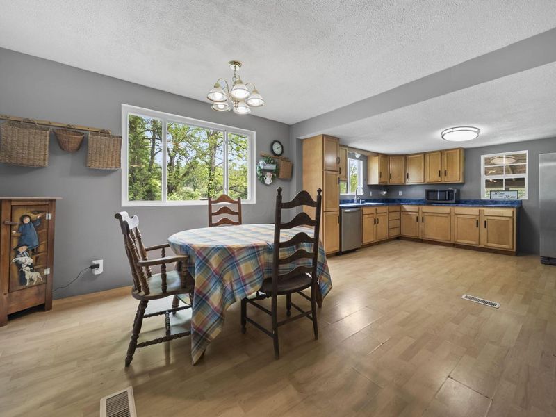10713 Fairview Road SE, Heath, OH 43056 Photo 29