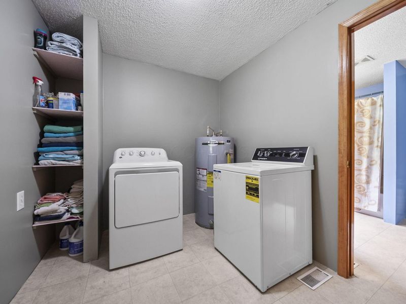10713 Fairview Road SE, Heath, OH 43056 Photo 55