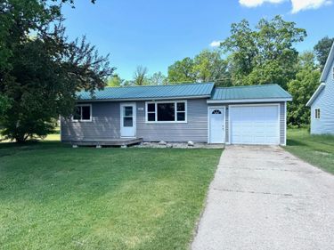 341 4th Street N, Greenbush, MN 56726