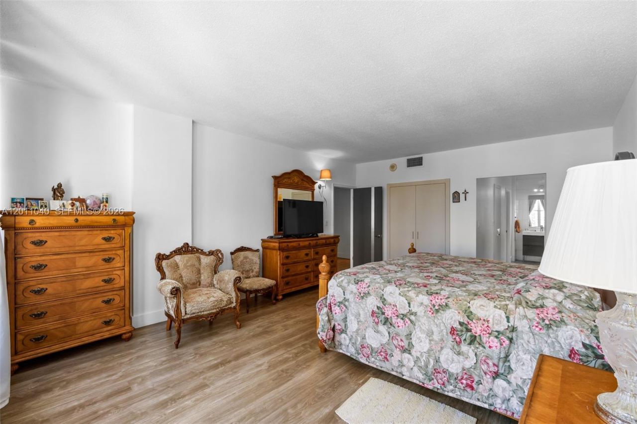 1825 S Ocean Drive, Unit PH-9, Hallandale Beach, FL 33009 Photo