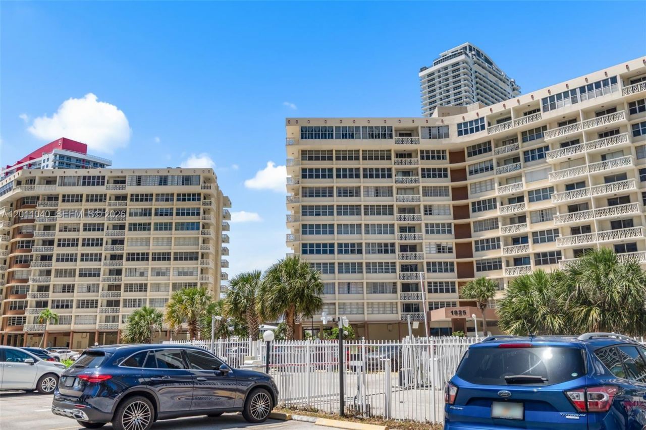 1825 S Ocean Drive, Unit PH-9, Hallandale Beach, FL 33009 Photo