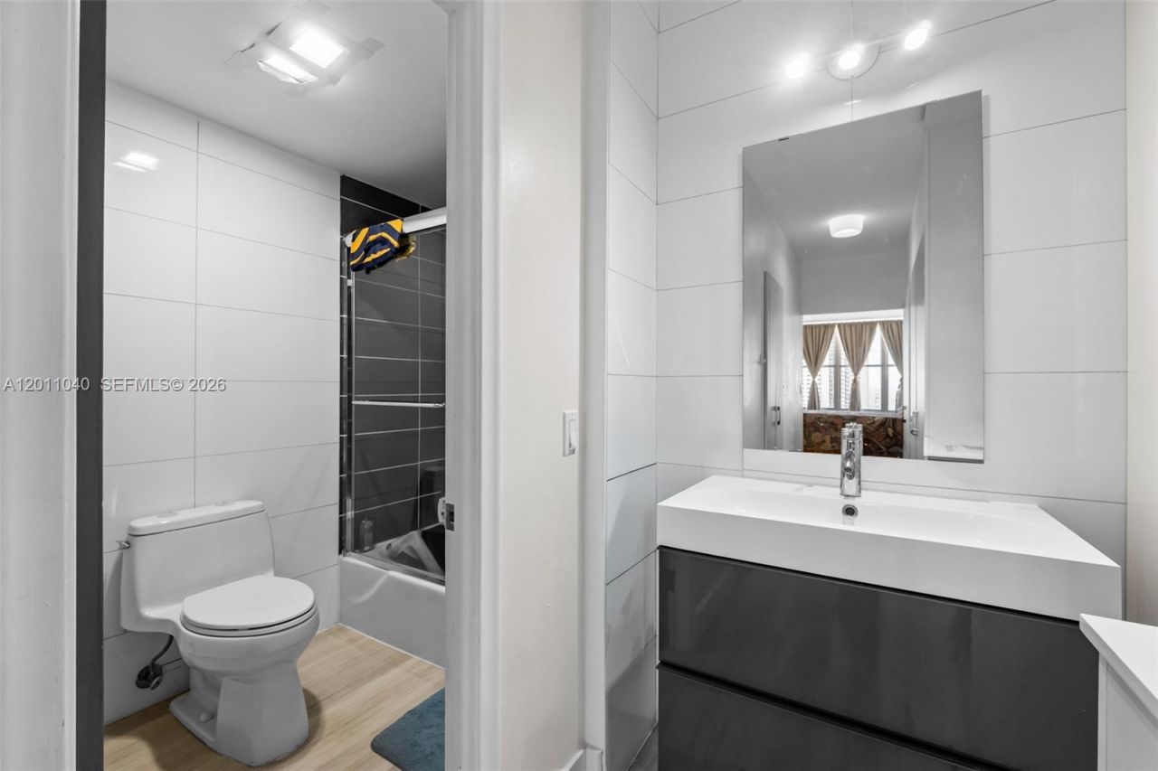 1825 S Ocean Drive, Unit PH-9, Hallandale Beach, FL 33009 Photo