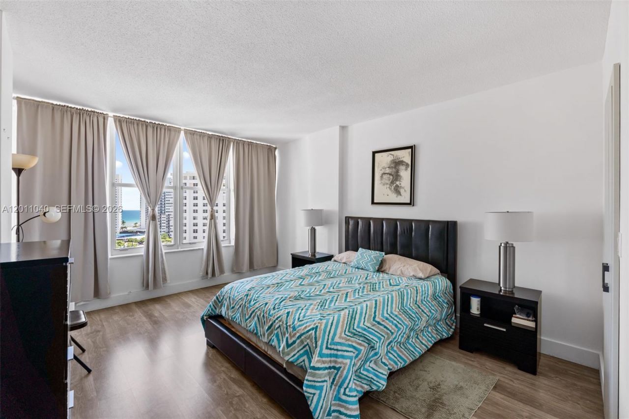 1825 S Ocean Drive, Unit PH-9, Hallandale Beach, FL 33009 Photo