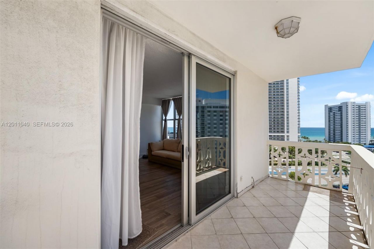 1825 S Ocean Drive, Unit PH-9, Hallandale Beach, FL 33009 Photo