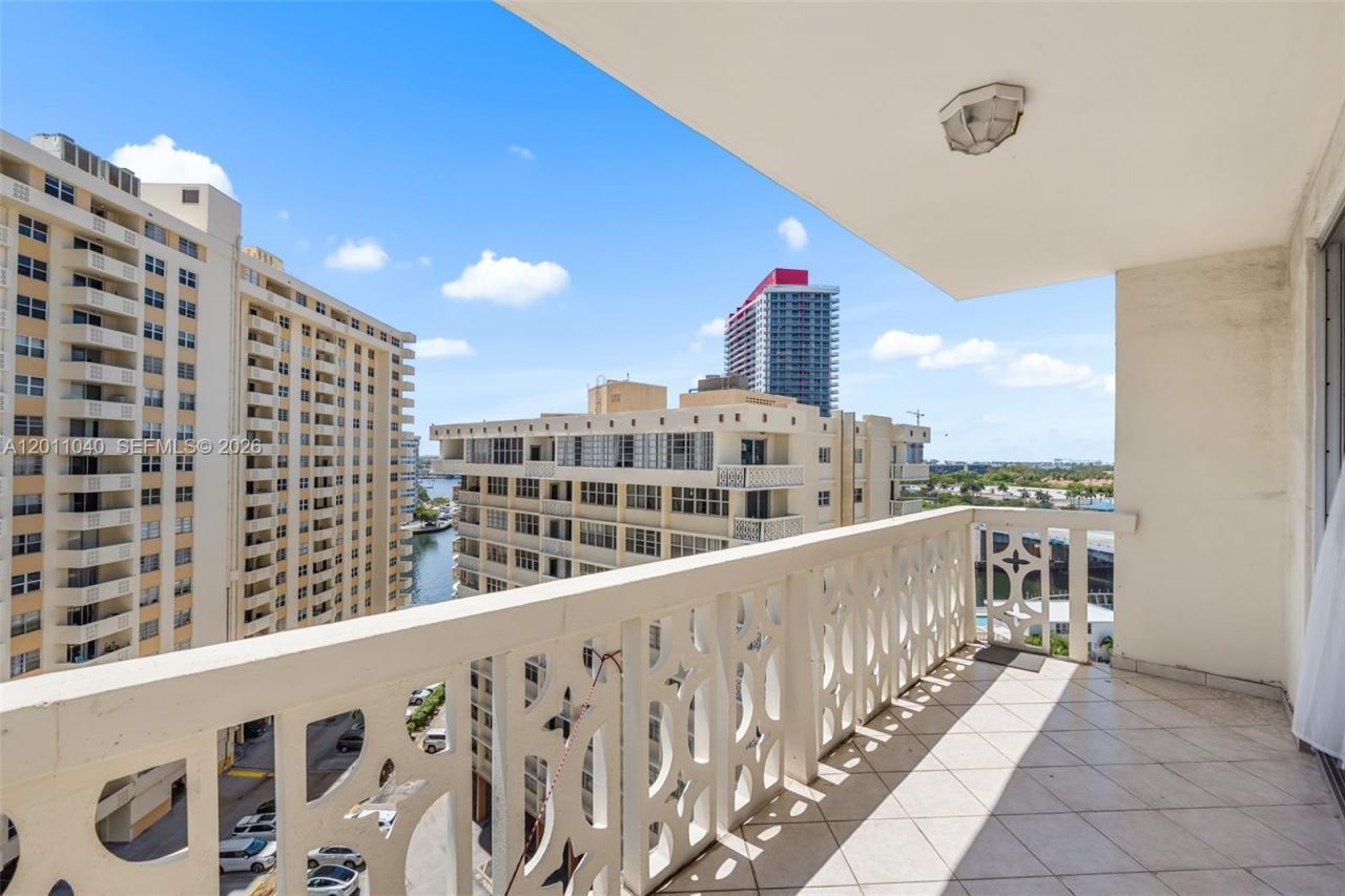 1825 S Ocean Drive, Unit PH-9, Hallandale Beach, FL 33009 Photo