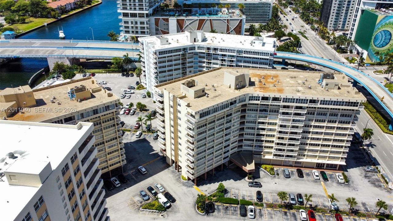 1825 S Ocean Drive, Unit PH-9, Hallandale Beach, FL 33009 Photo