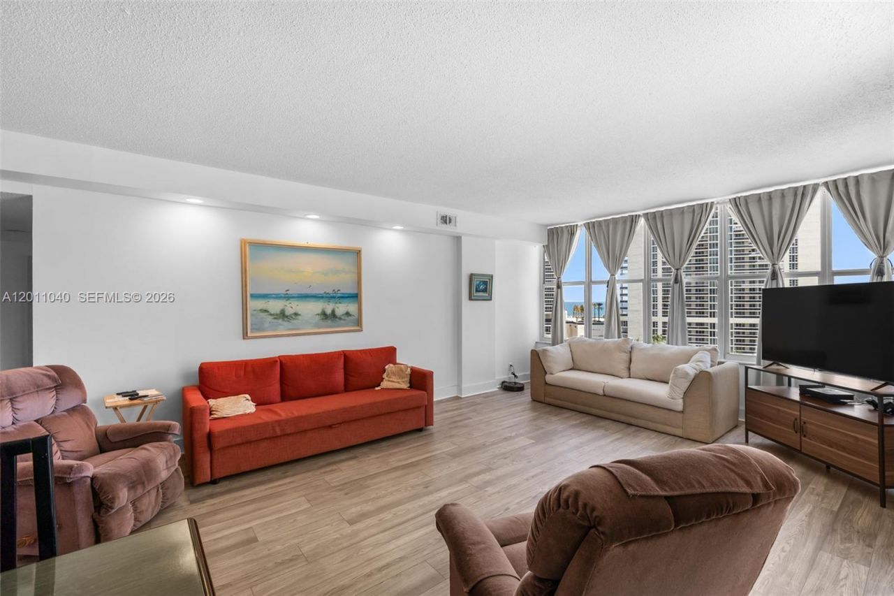 1825 S Ocean Drive, Unit PH-9, Hallandale Beach, FL 33009 Photo