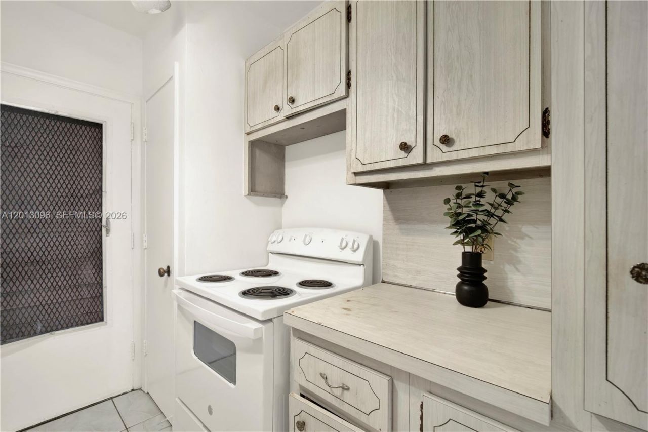 285 NE 191st St, Unit 2911, Miami, FL 33179 Photo