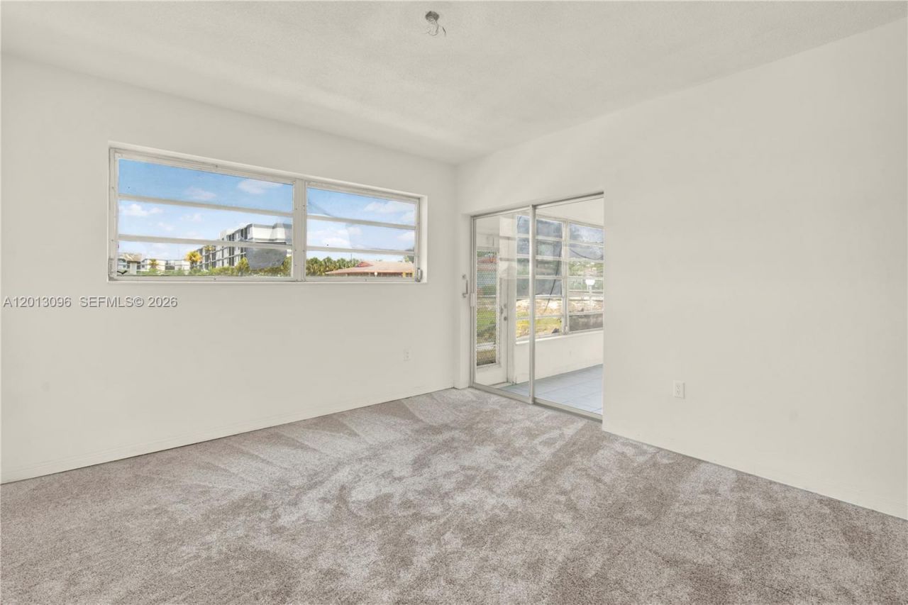 285 NE 191st St, Unit 2911, Miami, FL 33179 Photo