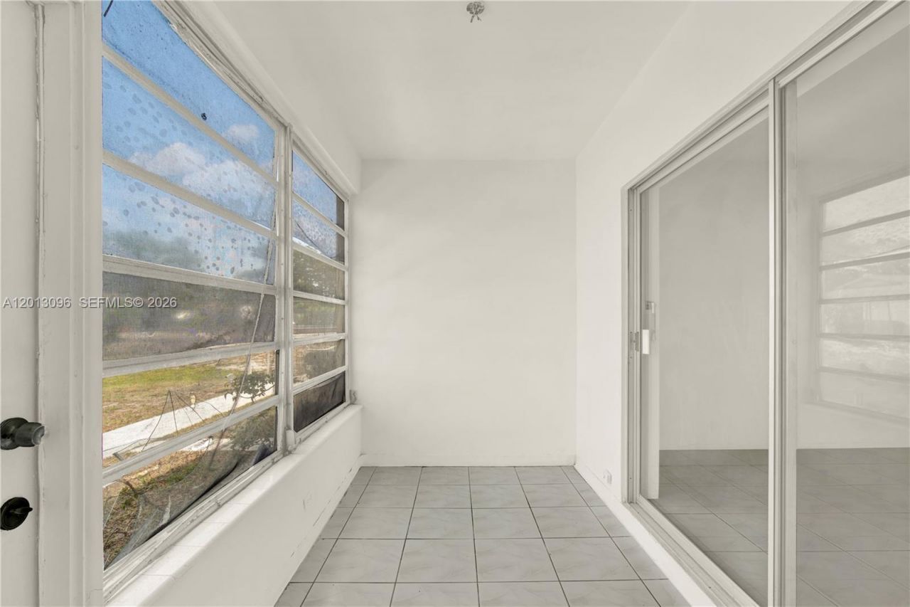285 NE 191st St, Unit 2911, Miami, FL 33179 Photo