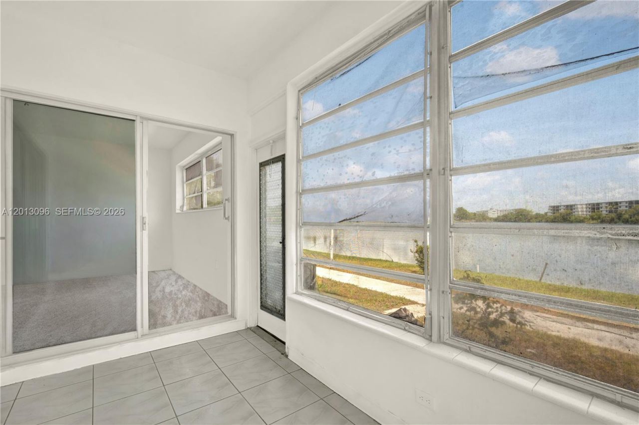 285 NE 191st St, Unit 2911, Miami, FL 33179 Photo