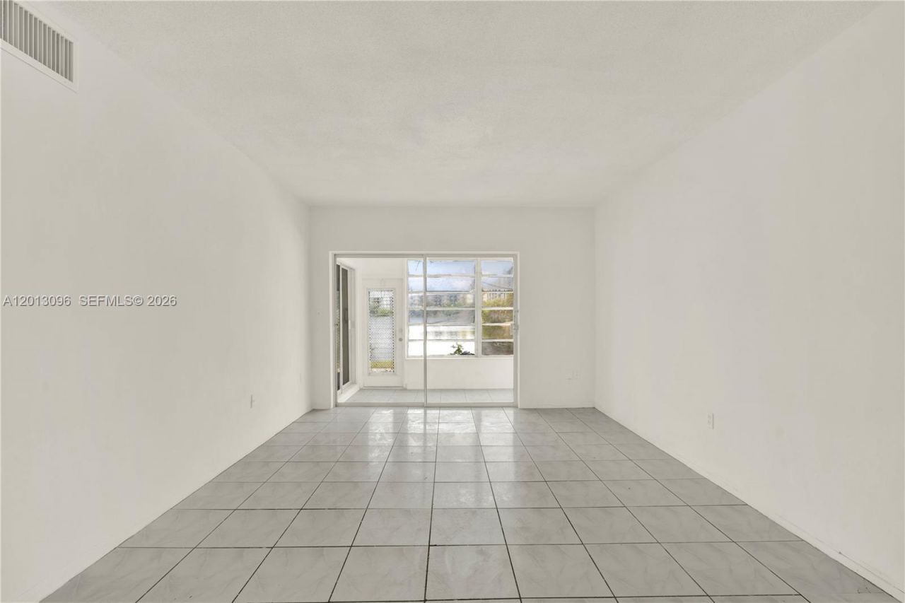 285 NE 191st St, Unit 2911, Miami, FL 33179 Photo