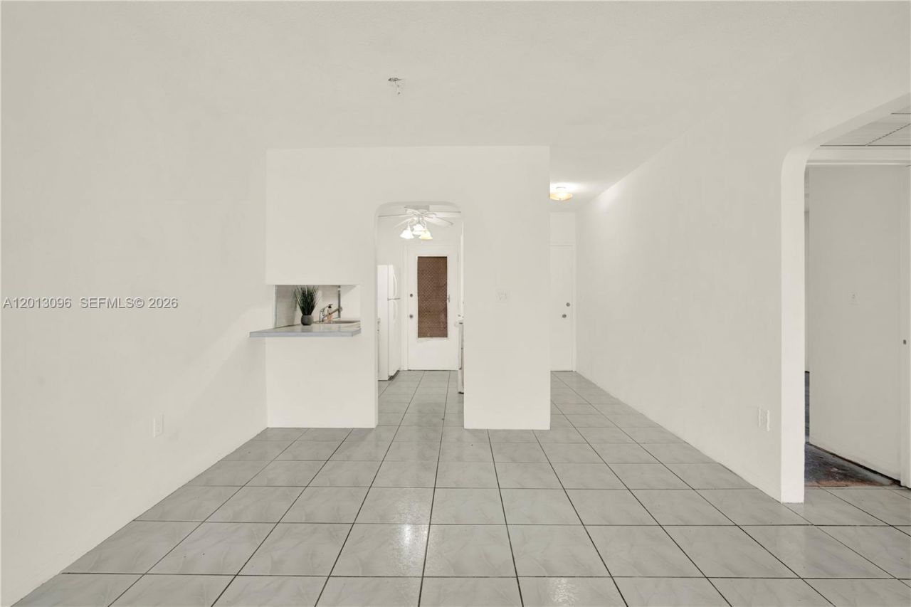 285 NE 191st St, Unit 2911, Miami, FL 33179 Photo