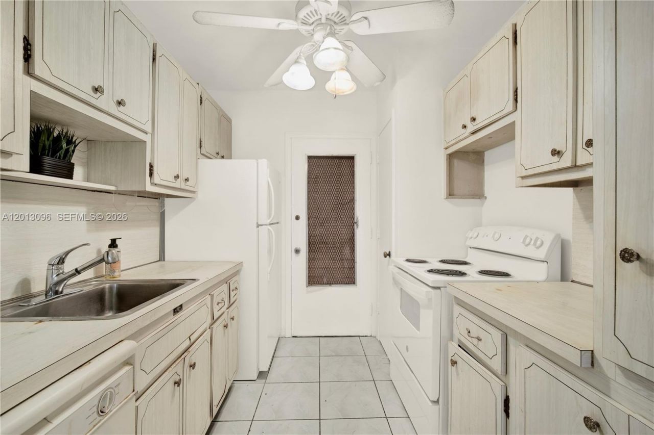 285 NE 191st St, Unit 2911, Miami, FL 33179 Photo