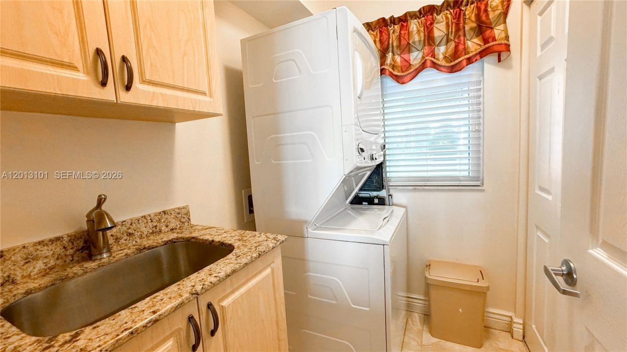 18100 N Bay Rd, Unit 1106, Sunny Isles Beach, FL 33160 Photo