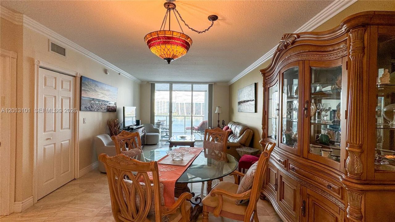 18100 N Bay Rd, Unit 1106, Sunny Isles Beach, FL 33160 Photo